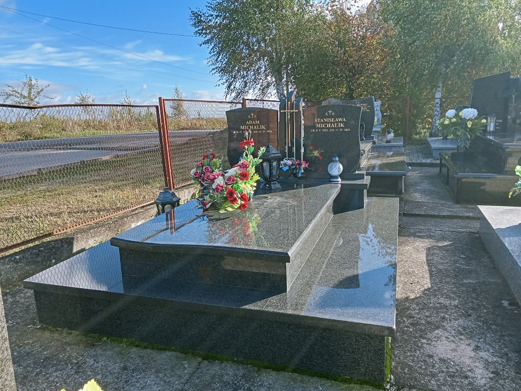 Grób Marian Michalik