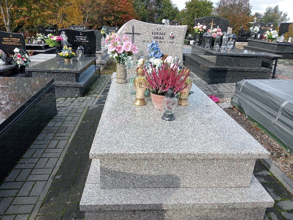 Grób Łukasz Braś